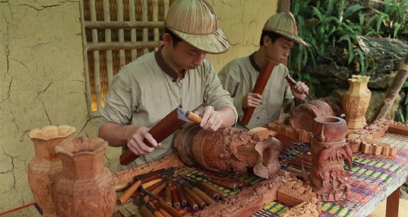 Image capturing the essence of craftsmanship inxaz a traditional wood craft village of Vietnam