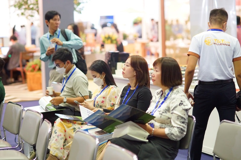 Inside the Vietnam Furniture Market: Trends and Opportunities 3 Thriving Vietnamese Furniture Market Ready for Continued Success
